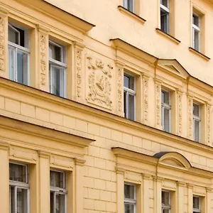 grand.praguehotelsweb.com/